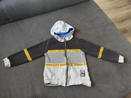 Mikina/trigovica, piazza italia,104