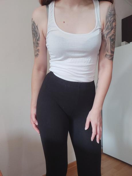 Biele tielko., clockhouse,s