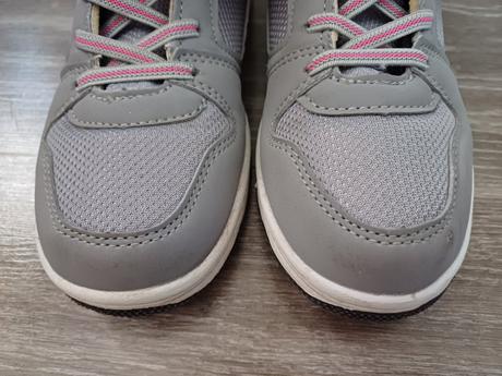 Prechodné tenisky, 31