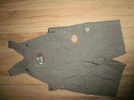 Trojstvrtove nohavice na traky s trickom, 68