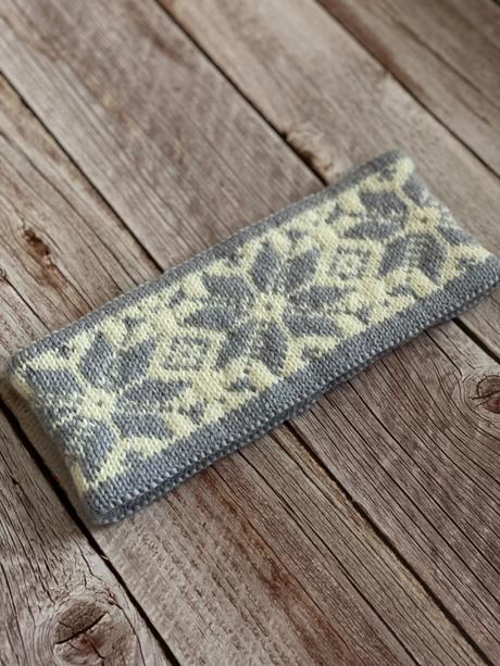 Pletená čelenka so škandinávskym vzorom, 56