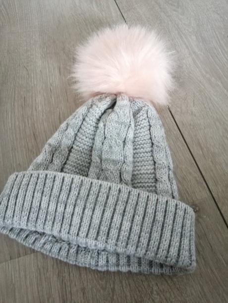 Zimná čiapka s brmbolcom, 122