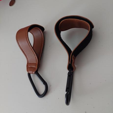 Úchyty na kočík kožené,