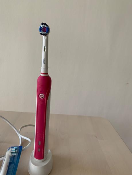 Ružová oral b kefka, 