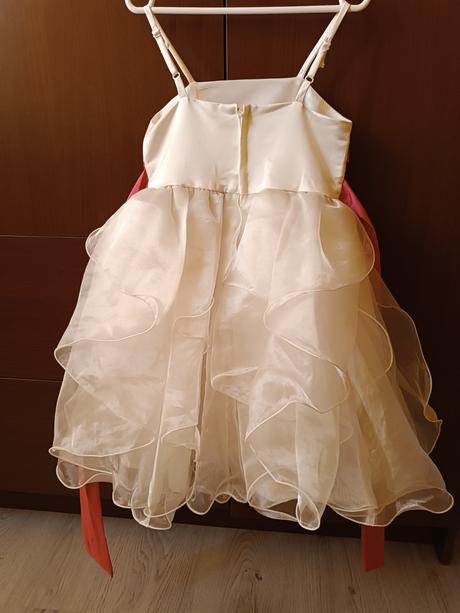 Spoločenské šaty, 122