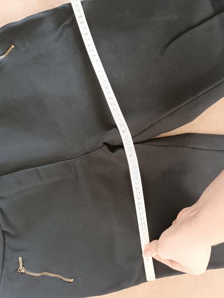 Hrubšie nohavice, 44