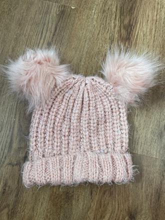 Ciapka s brmbolcami, f&f,104