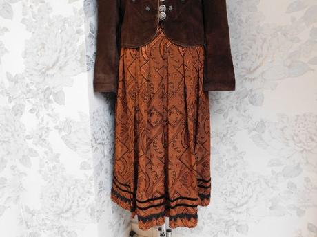 Kvalitny damsky blejzer/sako /kroj, 38