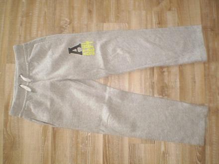 Chlapčenské tepláky, 122