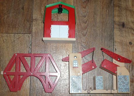 Drevené mosty a stajňa ku vlačikovej dráhe, 