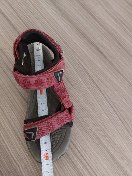 Letne sandalky, lupilu,31