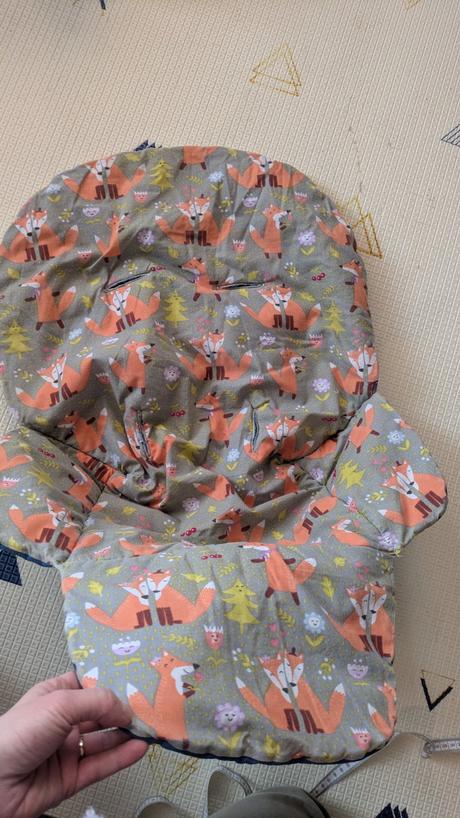 Univerzálny poťah na detskú jedálenskú stoličku, 