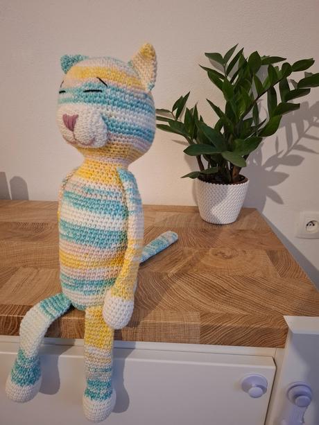 Háčkovaná mačka, 
