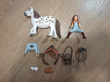 Set jazdkyňa mia s poníkom spotty,