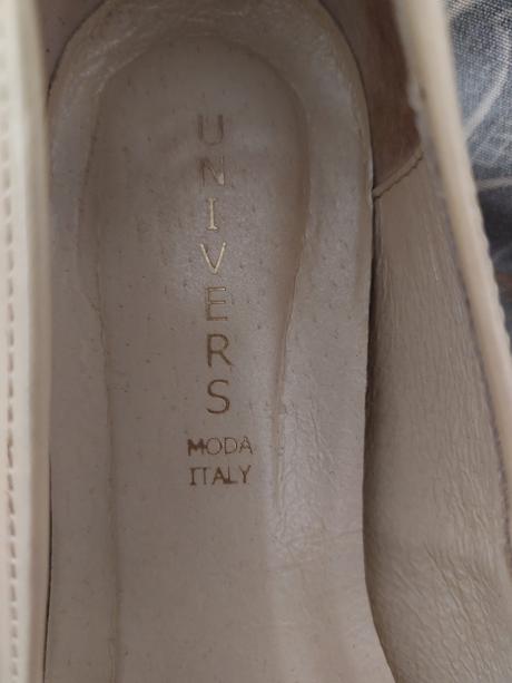 Sviatocné topánky, 36