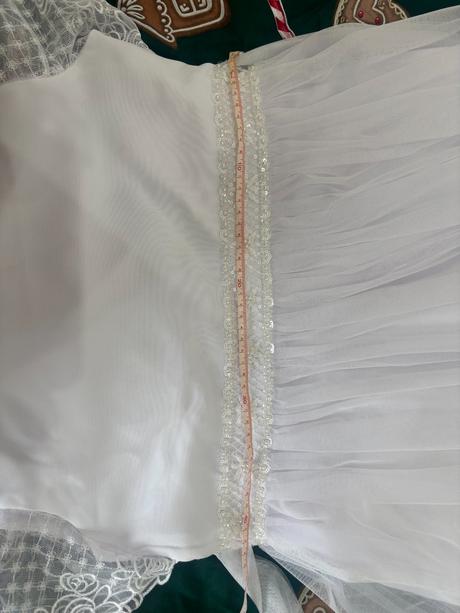 Slavnostne saty, 146