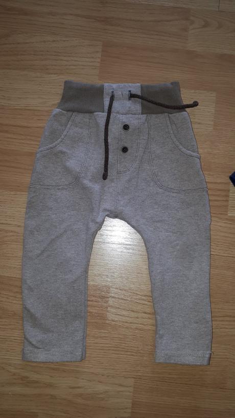 Pudlové tepláčky, 74