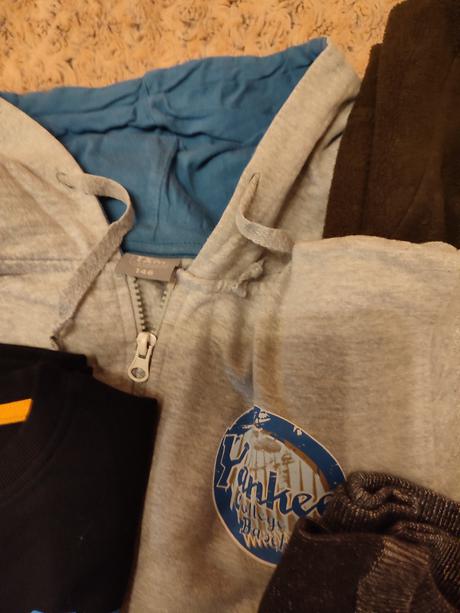 Balík mikiny a tričká, 140–152