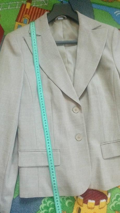 Dámsky kostým, 36