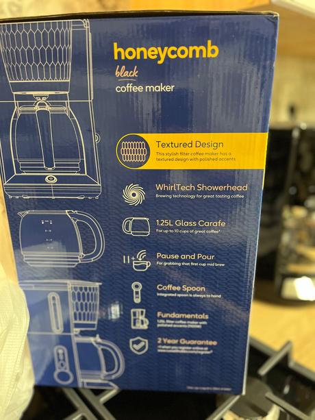 Prekvapkávací dizajnový kávovar russell hobbs, 