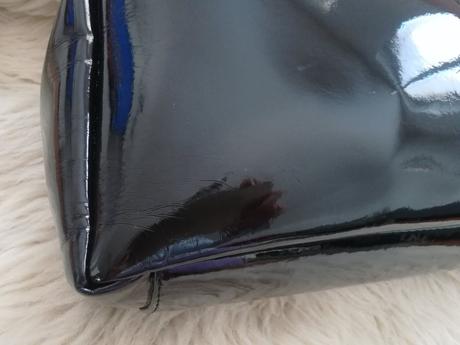 Kožená lakovaná kabelka,