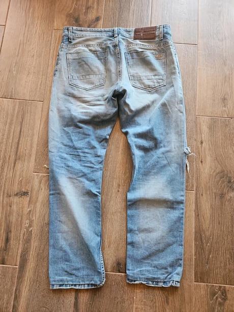 Potrhané pánske rifle, napapijri,34