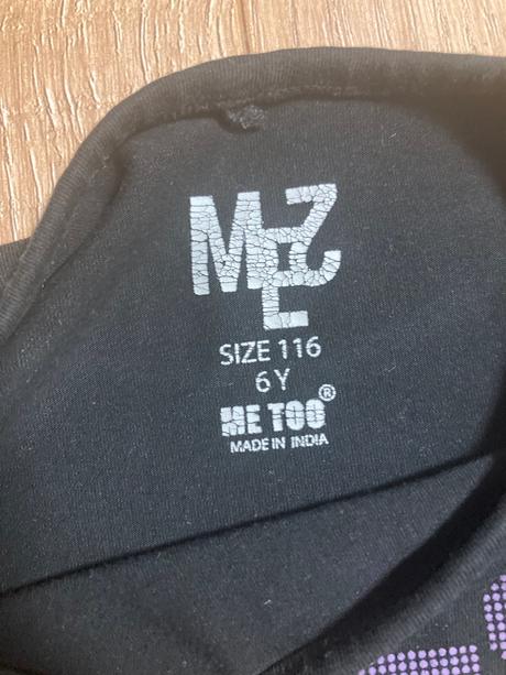 Tricko so strapcekmi, 116