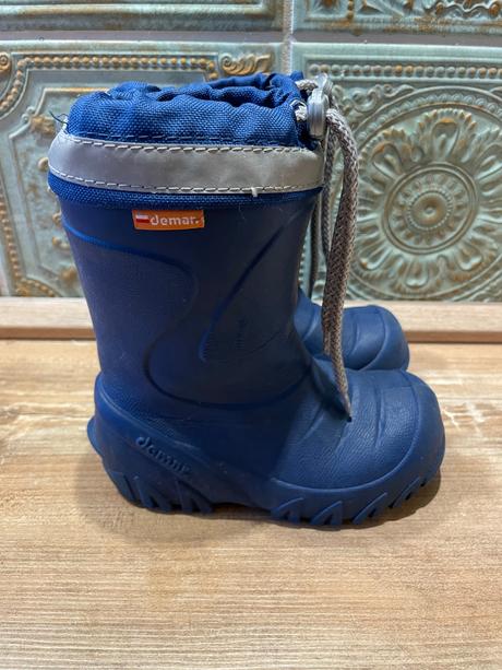 Demar gumáky, demar,24