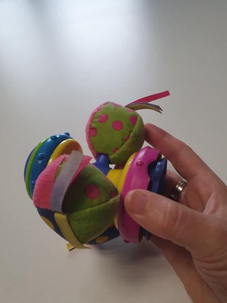 Montessori prvá hračka - látka,guma, plast,