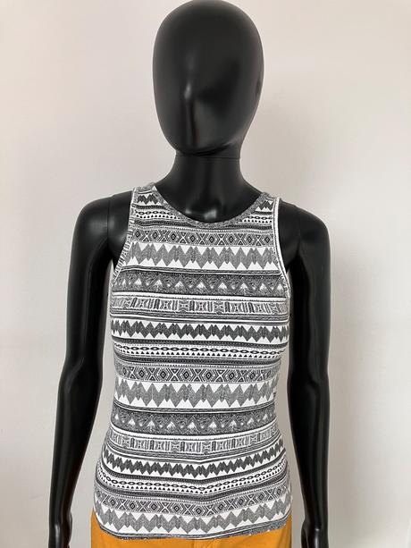 Čiernobiely top (s), clockhouse,s