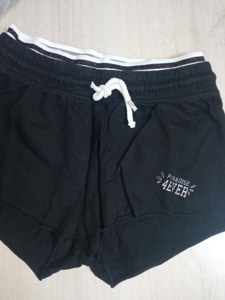 Dievčenské čierne teplákové šortky (158), 158