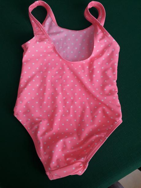 Dievčenské plavky, 98