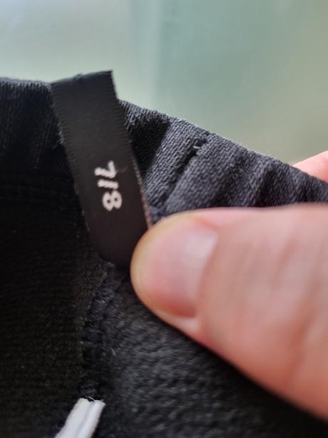 Džegíny, calzedonia,128