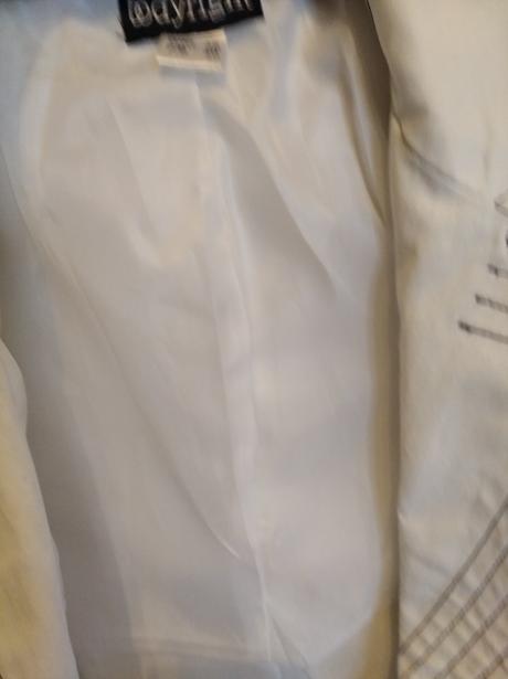 Biele rifľové sako, 36