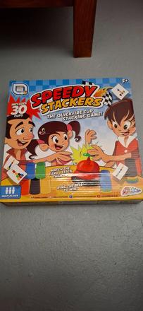 Spoločenská hra speedy stackers,