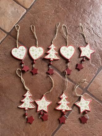 Drevene farebne ozdoby 9ks,