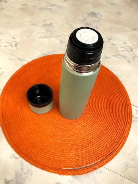 Termoska s hrnčekom 0,5 litra,