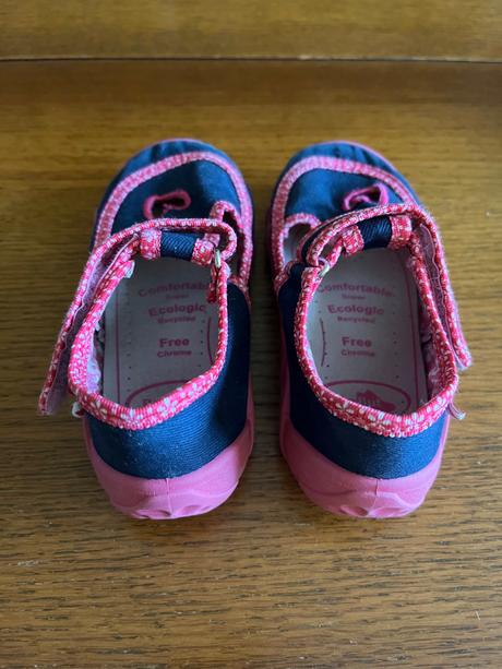 Riflovinové papučky s výrezom srdiečkom, ren but,27