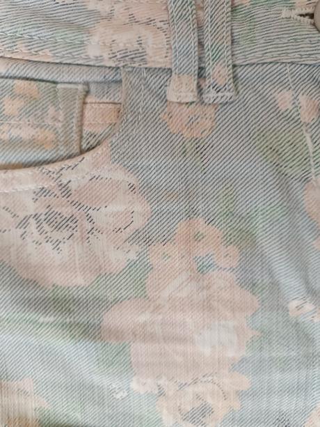 Kraťasy, clockhouse,34