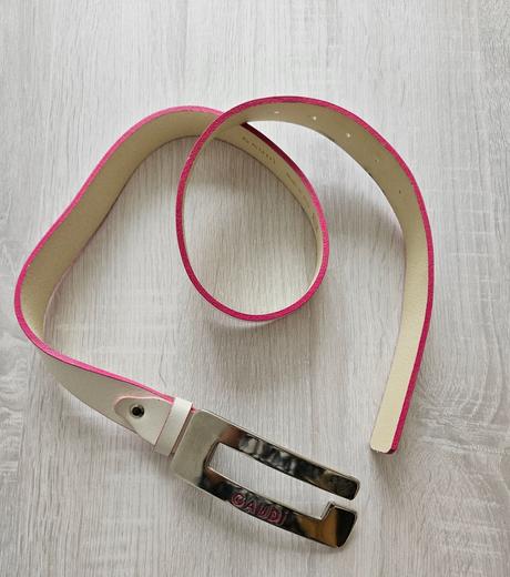 Krásny opasok gaudi, gaudi