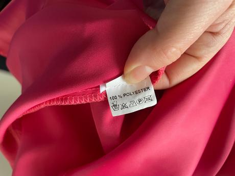 Velmi pekne, elegantne spolocenske saty, 42