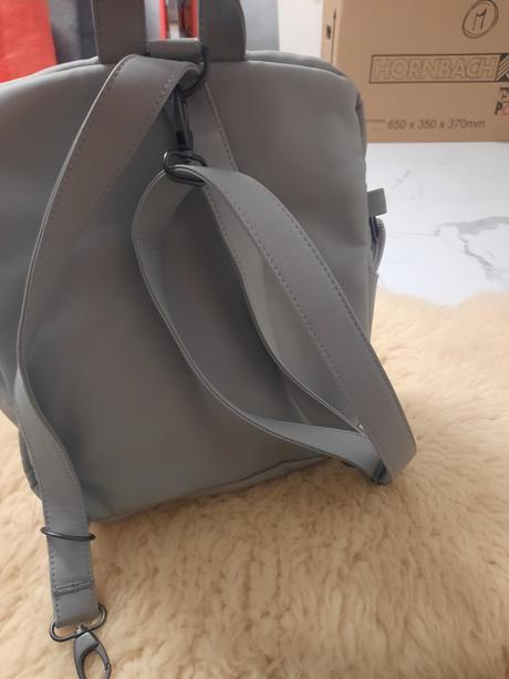 Ruksak alebo crossbody taska, 