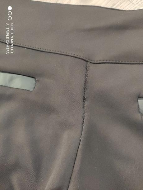 Leginy s kozenkovymi aplikaciami, s