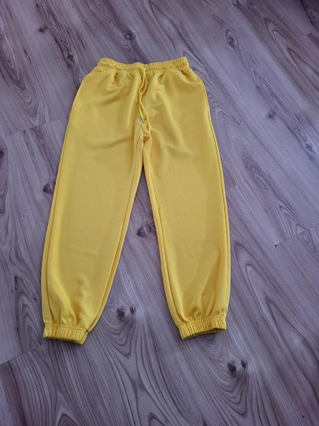 3ks tepláky nové, xs