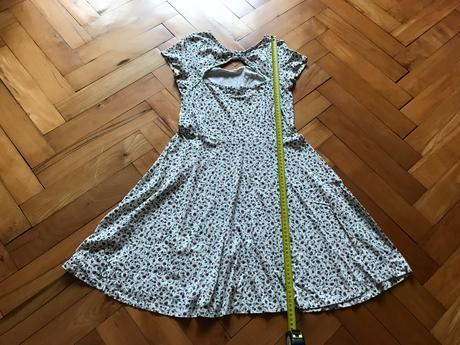 Letné kvietkované šaty, s