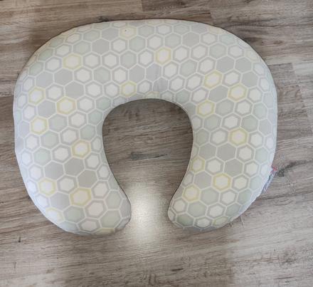 Cuddleco dojčiaci vankúš z pamäťovej peny,