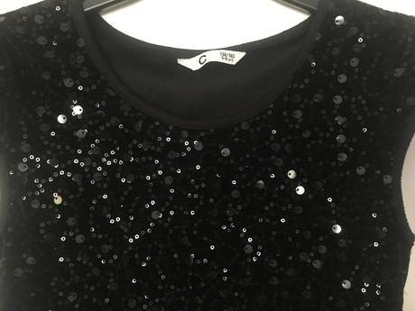 Trblietkavé zamatové šaty, 140