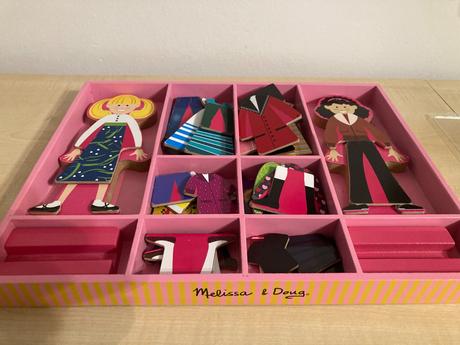 Melissa & doug magnetické obliekanie abby a emma,