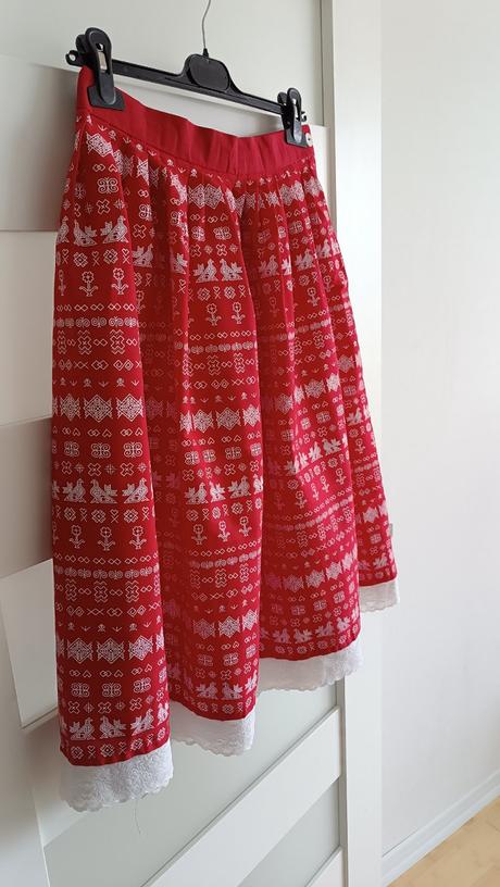 Sukňa folklór, m