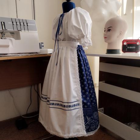 Folk krojík,